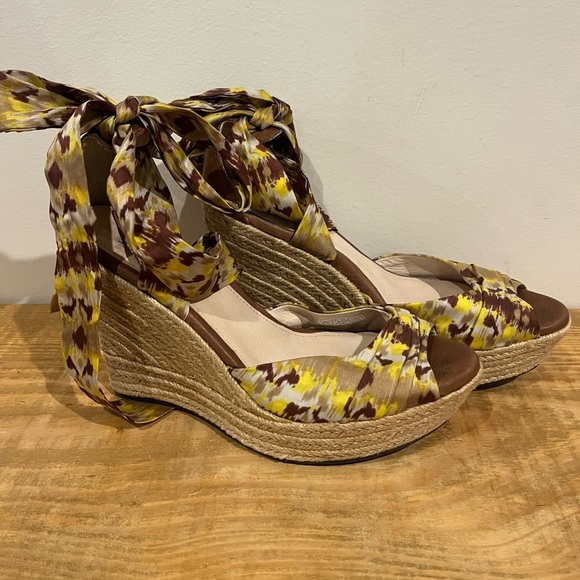 Ugg Womens‎ Lucianna yellow and brown heel wedges - Picture 3 of 9
